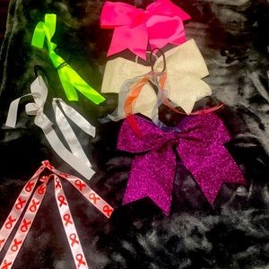7 Cheerleading Girl’s hair bows